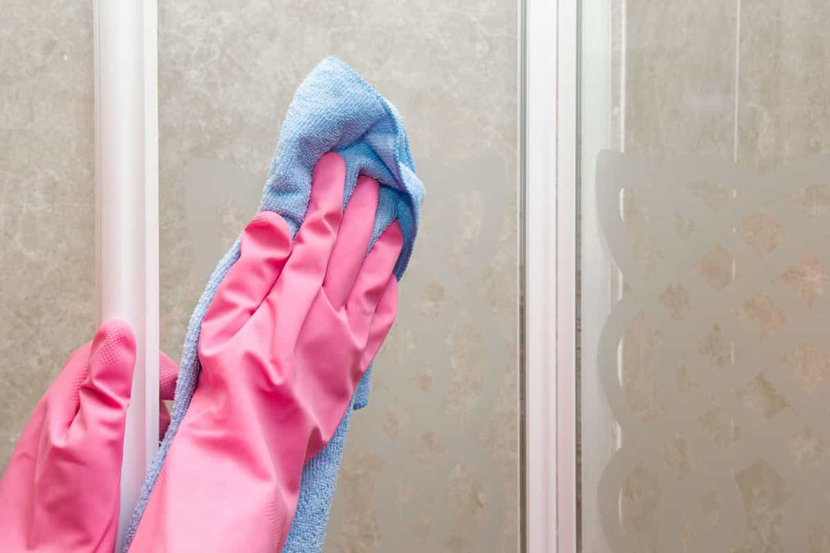 how-to-keep-your-shower-sparkling-clean-platinum-star-cleaning